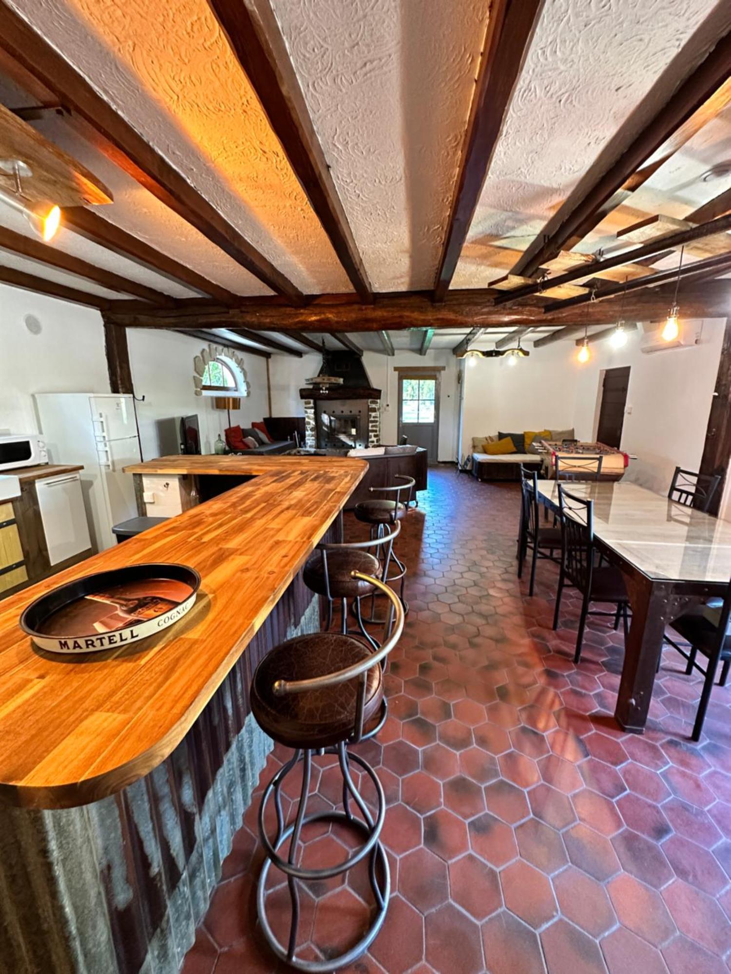 Villa Au Coeur Du Vignoble Cognacais à Gondeville Extérieur photo