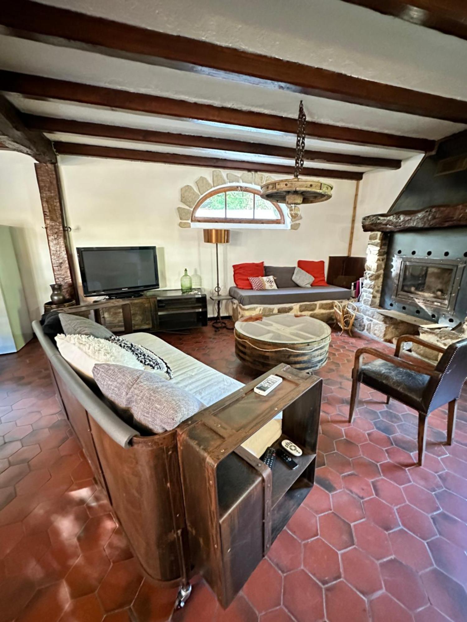 Villa Au Coeur Du Vignoble Cognacais à Gondeville Extérieur photo