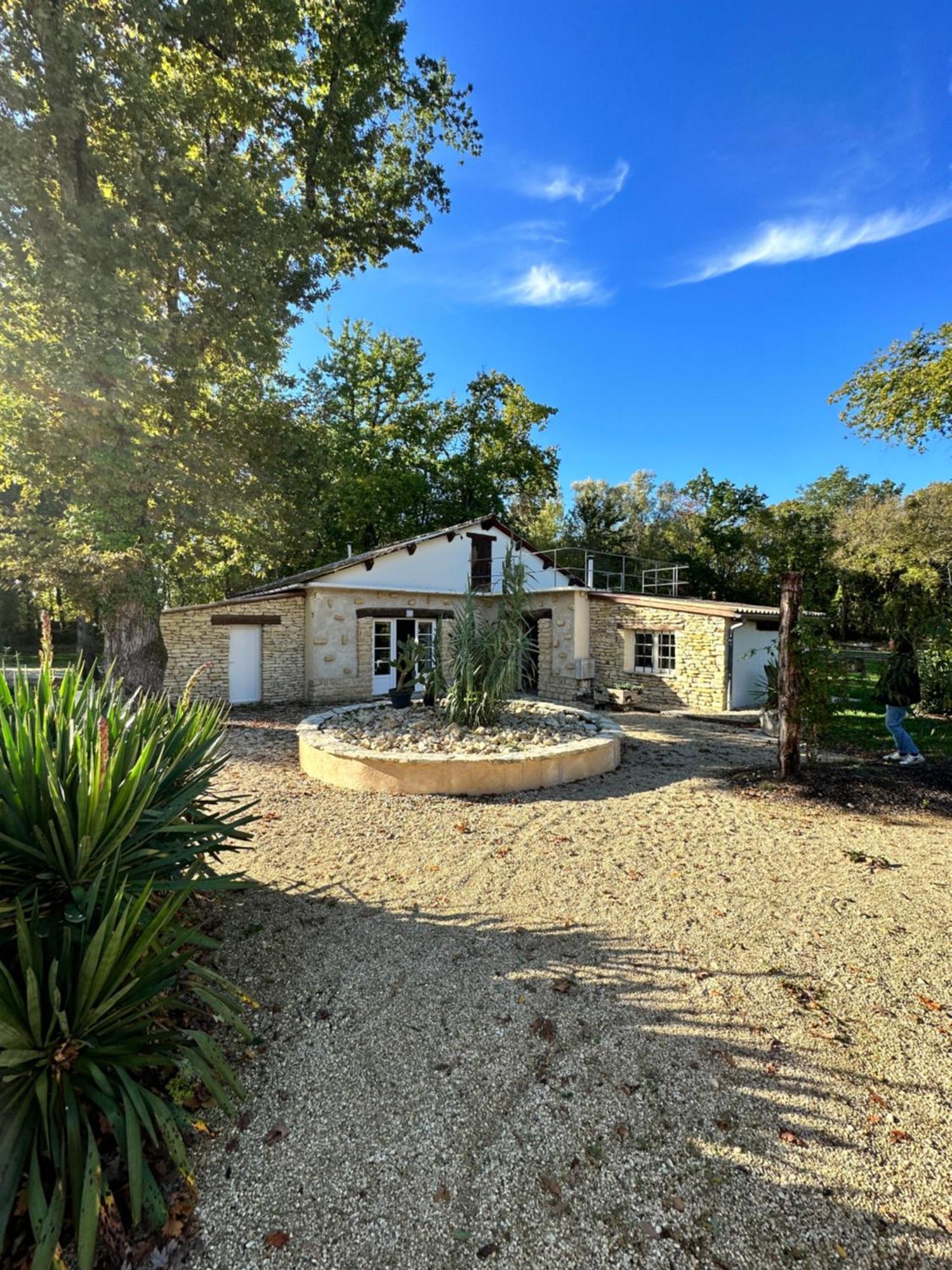 Villa Au Coeur Du Vignoble Cognacais à Gondeville Extérieur photo